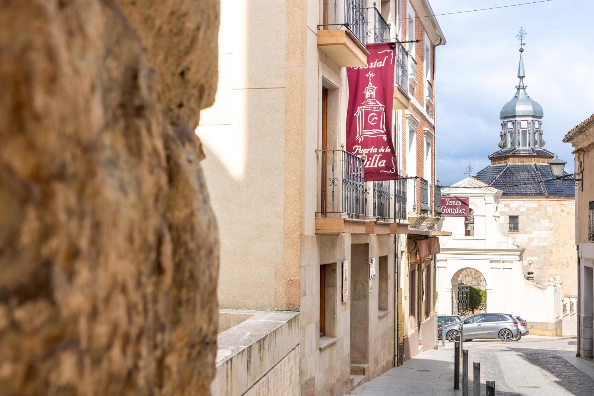 Hostal Sin Recep24H Puerta De La Villa - Pet Friendly & Restaurante Almazan Exterior photo