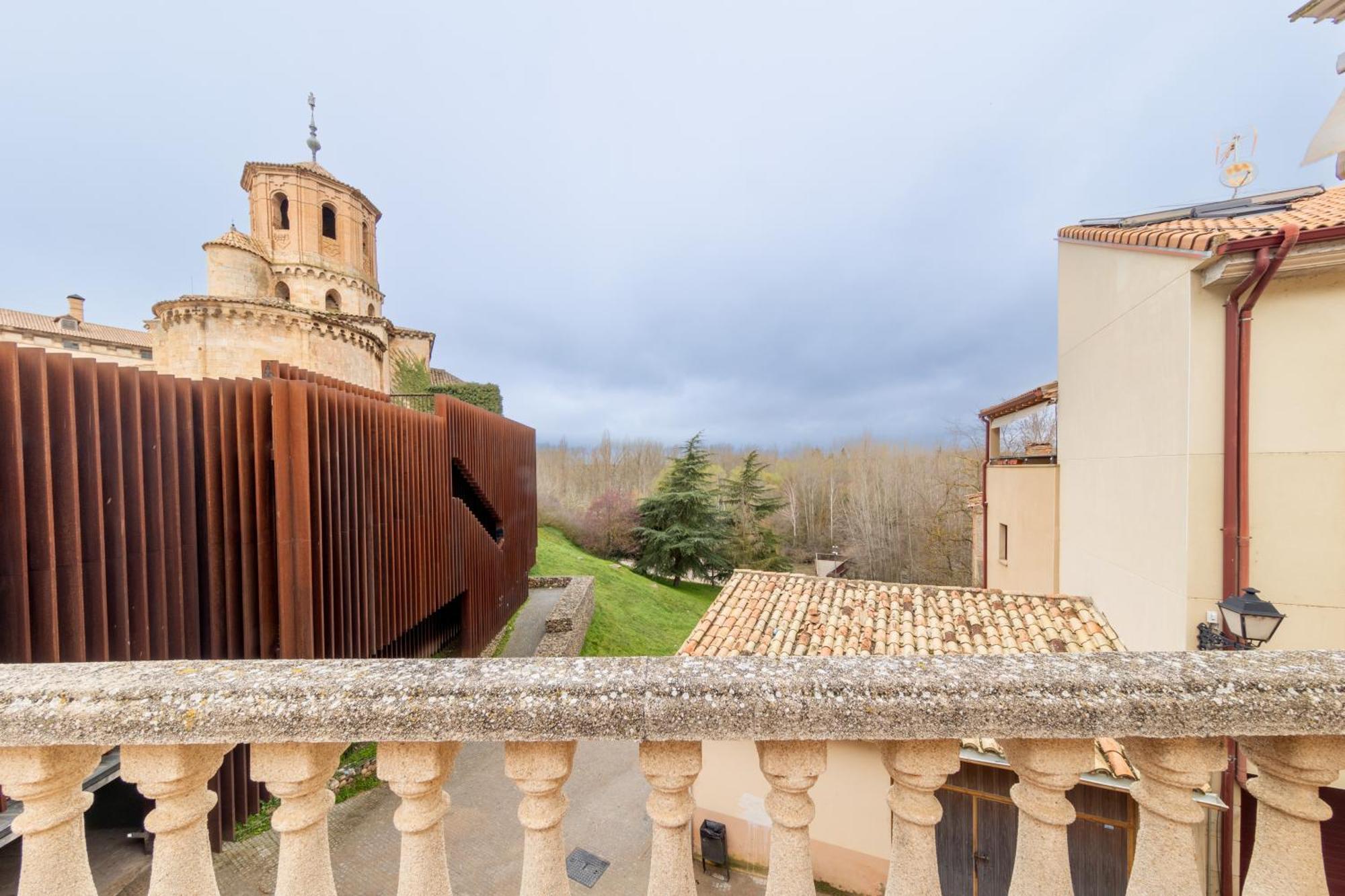 Hostal Sin Recep24H Puerta De La Villa - Pet Friendly & Restaurante Almazan Exterior photo